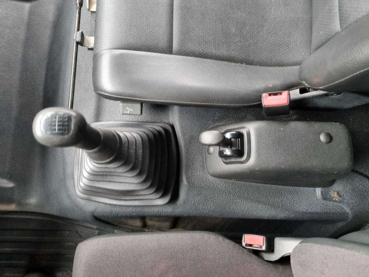 Dropside/ Flatbed truck Mercedes-Benz Axor 1829 A 4x4 Pritsche/Plane 10 Stück: picture 15 Dropside/ Flatbed truck Mercedes-Benz Axor 1829 A 4x4 Pritsche/Plane 10 Stück: picture 15