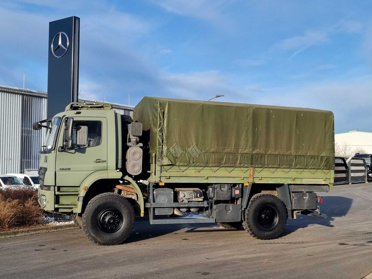 Mercedes-Benz Axor 1829 A 4x4 Pritsche/Plane 10 Stück - Curtainsider truck: picture 5 Mercedes-Benz Axor 1829 A 4x4 Pritsche/Plane 10 Stück - Curtainsider truck: picture 5