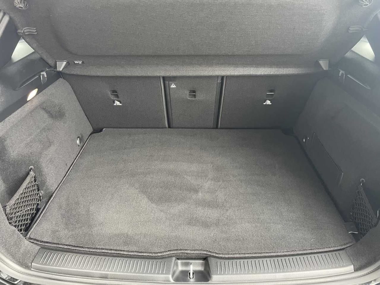 Mercedes-Benz B 220 d Progressive AHK+R-Kamera+LED +MBUX+Ambie - Car: picture 5 Mercedes-Benz B 220 d Progressive AHK+R-Kamera+LED +MBUX+Ambie - Car: picture 5
