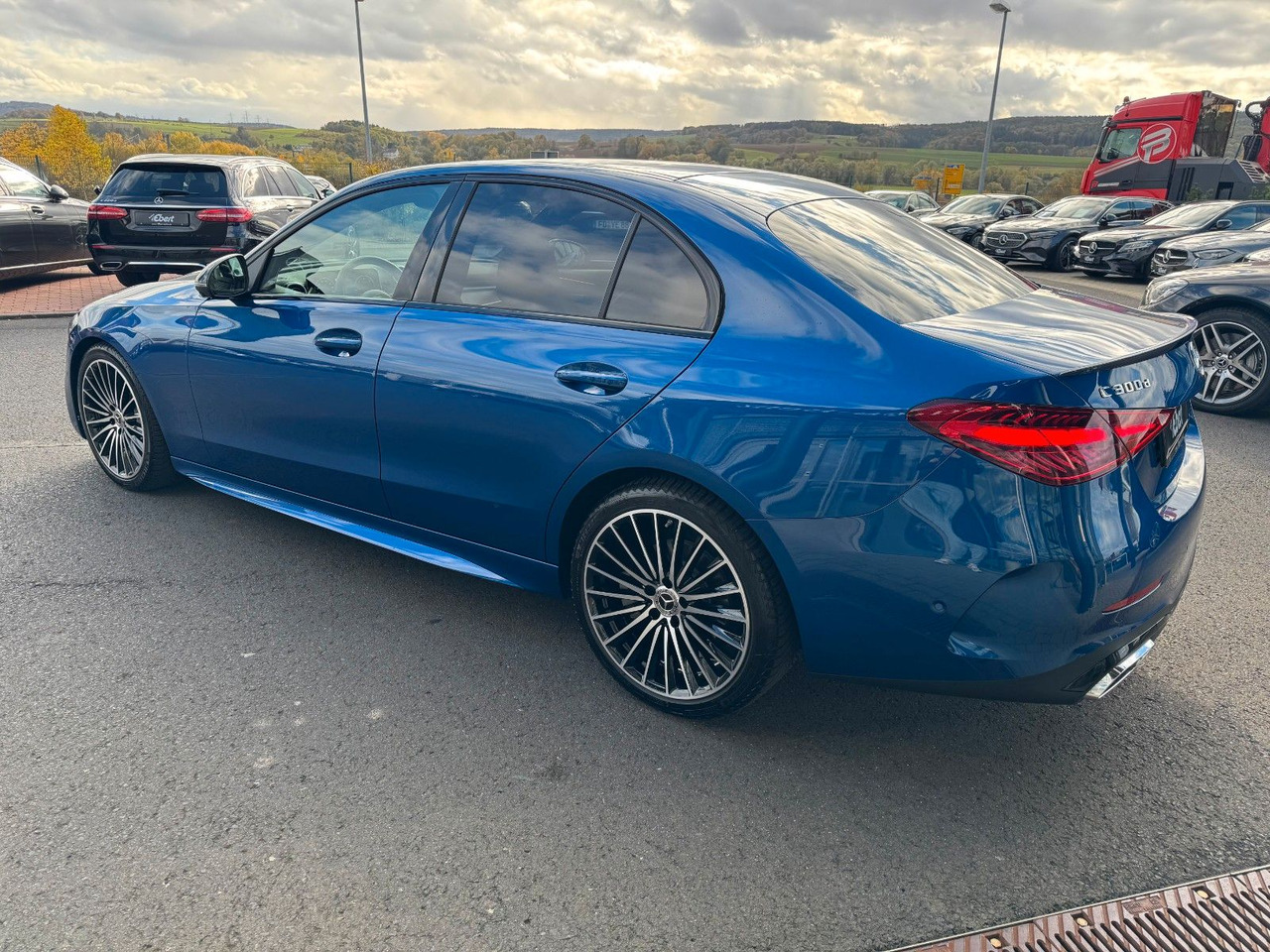Mercedes-Benz C 300d AMG+Burmester+Distr+Digital+360+ - Sedan: picture 3 Mercedes-Benz C 300d AMG+Burmester+Distr+Digital+360+ - Sedan: picture 3