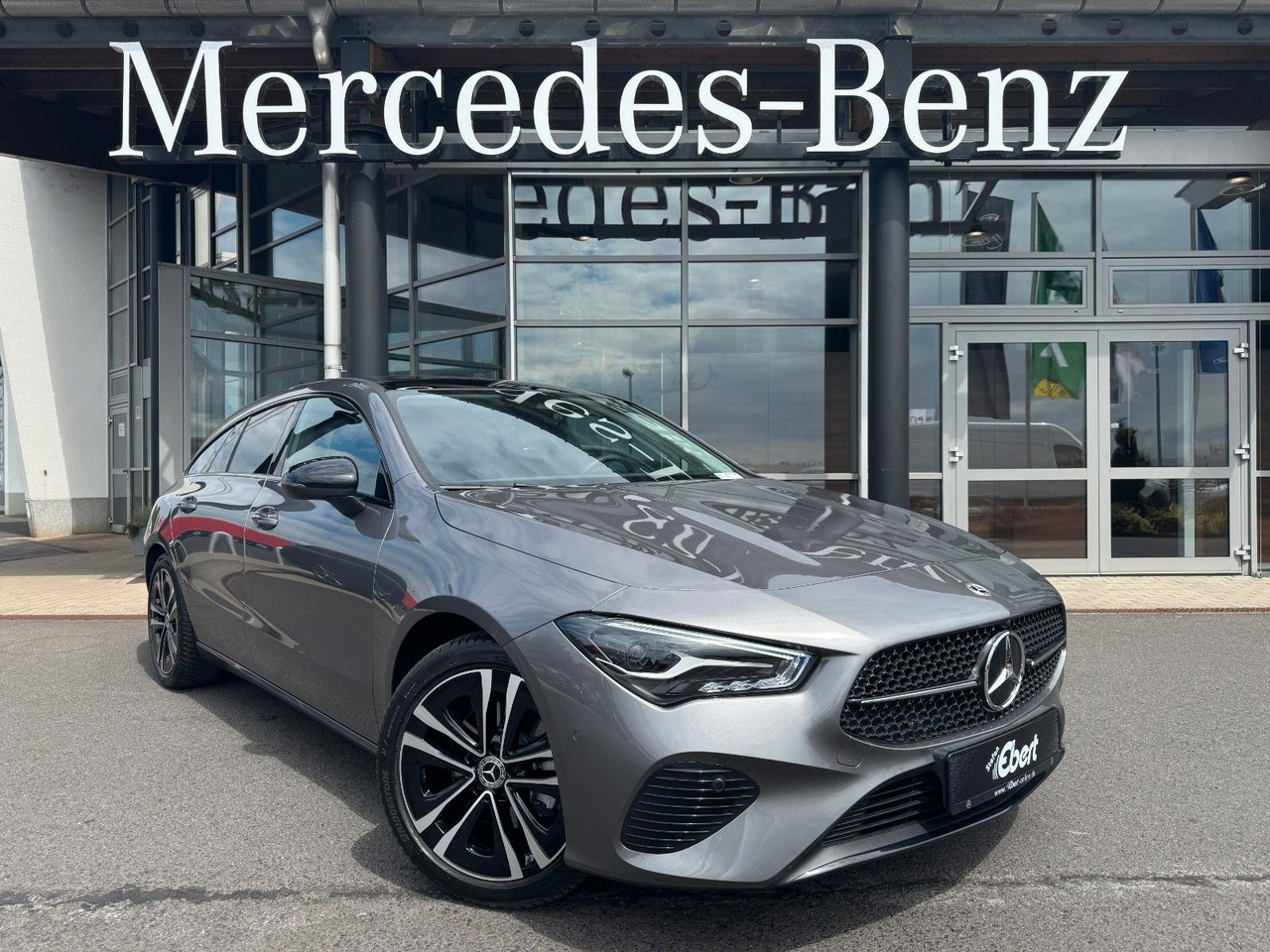 Mercedes-Benz CLA 180 Shooting Brake - Station wagon: picture 1 Mercedes-Benz CLA 180 Shooting Brake - Station wagon: picture 1