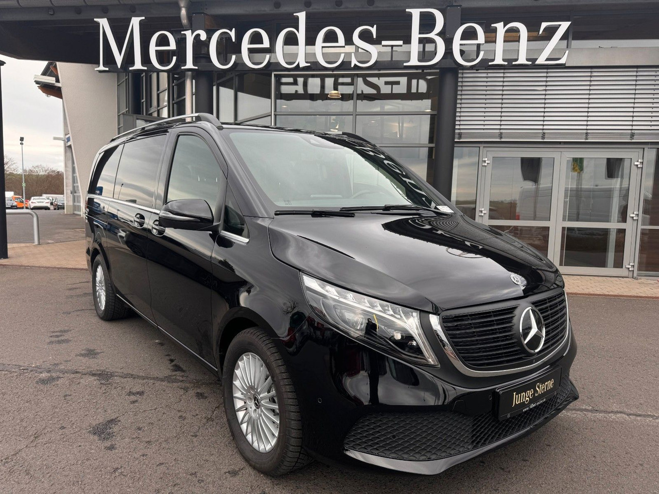 Mercedes-Benz EQV 300 AVANTGARDE 360Kamera DISTRONIC Leder - Passenger van, Electric van: picture 1 Mercedes-Benz EQV 300 AVANTGARDE 360Kamera DISTRONIC Leder - Passenger van, Electric van: picture 1
