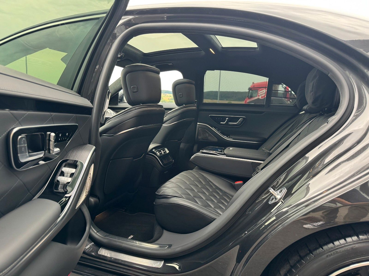 Sedan Mercedes-Benz S 580e AMG+Pano+Digital+Burm+3D+AirM+HUD+360+: picture 14
