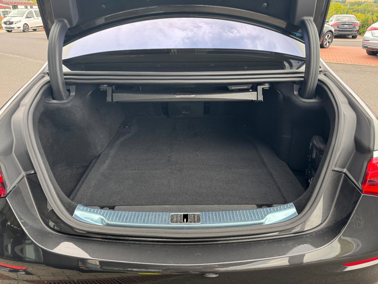 Sedan Mercedes-Benz S 580e AMG+Pano+Digital+Burm+3D+AirM+HUD+360+: picture 11