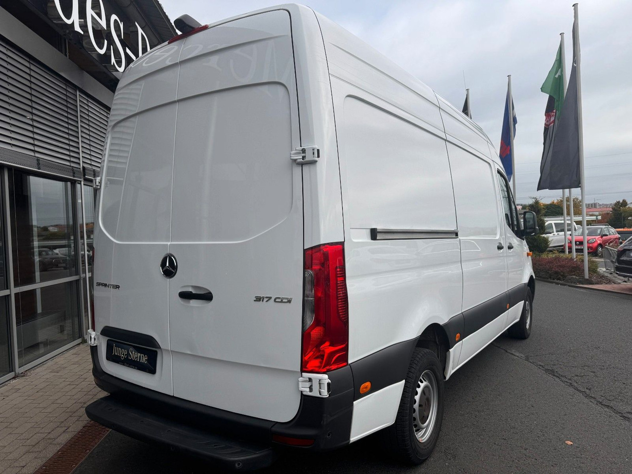 Mercedes-Benz Sprinter 317 CDI 3665 Klima 360 Schwing SHZ - Panel van: picture 4 Mercedes-Benz Sprinter 317 CDI 3665 Klima 360 Schwing SHZ - Panel van: picture 4