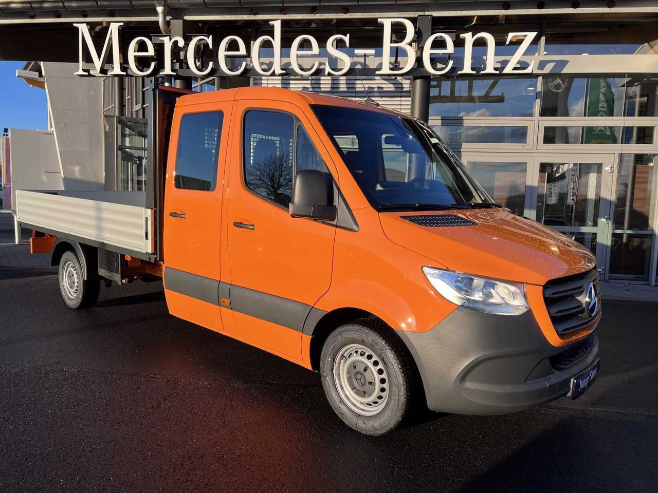 Mercedes-Benz Sprinter 317 CDI DoKa 4325 Klima MBUX Stdheiz - Curtain side van, Combi van: picture 1 Mercedes-Benz Sprinter 317 CDI DoKa 4325 Klima MBUX Stdheiz - Curtain side van, Combi van: picture 1
