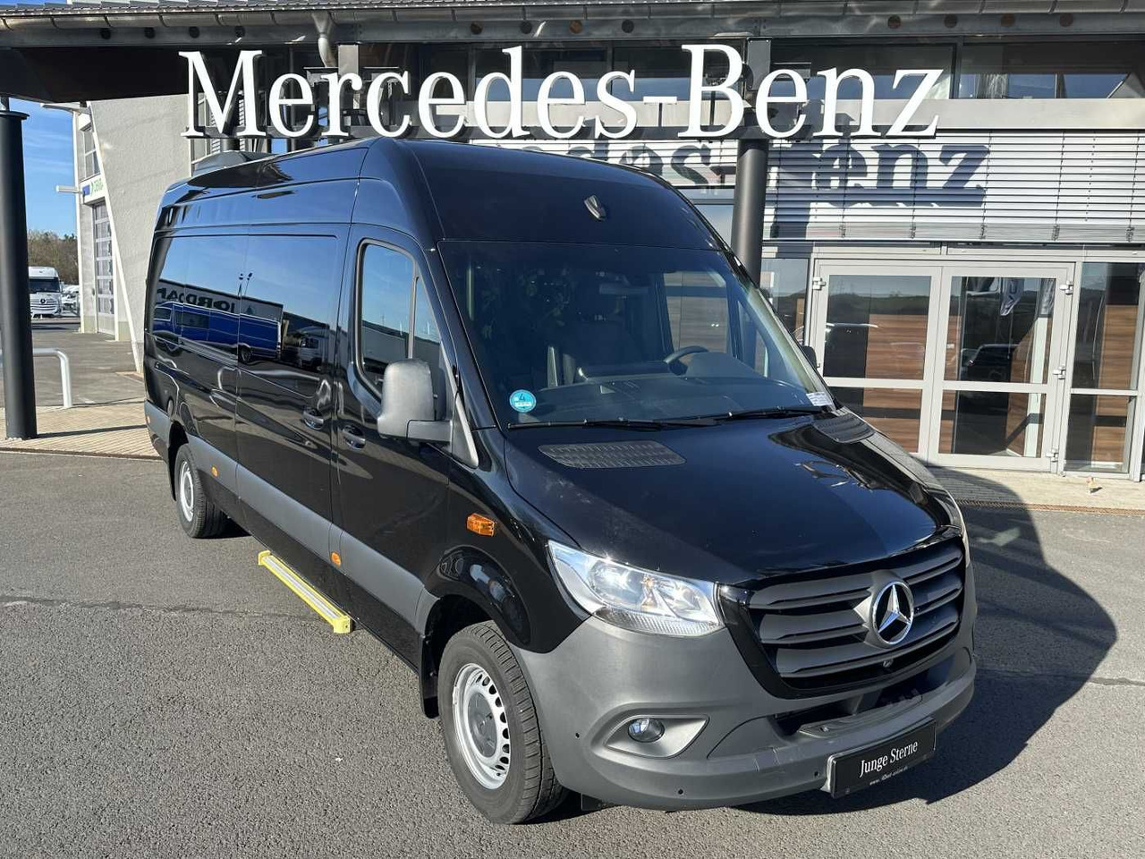 Mercedes-Benz Sprinter 317 CDI Tourer Dachklima AHK 360 MBUX - Combi van: picture 1 Mercedes-Benz Sprinter 317 CDI Tourer Dachklima AHK 360 MBUX - Combi van: picture 1