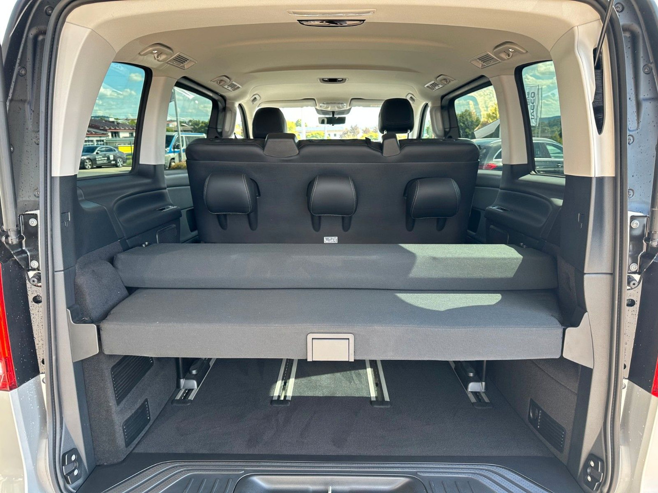 Station wagon Mercedes-Benz V 250 EDITION 4MATIC Kompakt Liege-Paket AHK2,5t: picture 6 Station wagon Mercedes-Benz V 250 EDITION 4MATIC Kompakt Liege-Paket AHK2,5t: picture 6