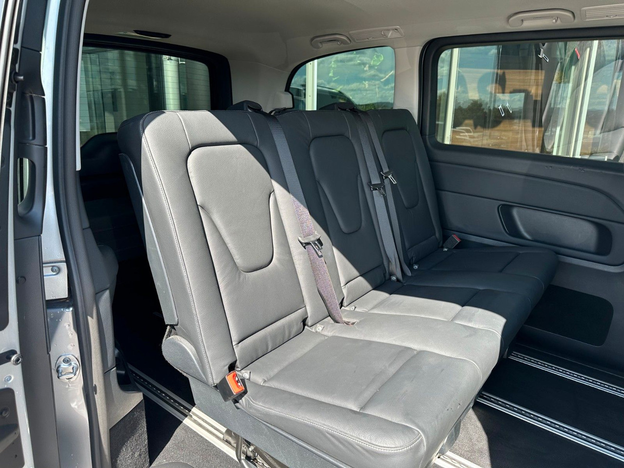 Station wagon Mercedes-Benz V 250 EDITION 4MATIC Kompakt Liege-Paket AHK2,5t: picture 8 Station wagon Mercedes-Benz V 250 EDITION 4MATIC Kompakt Liege-Paket AHK2,5t: picture 8