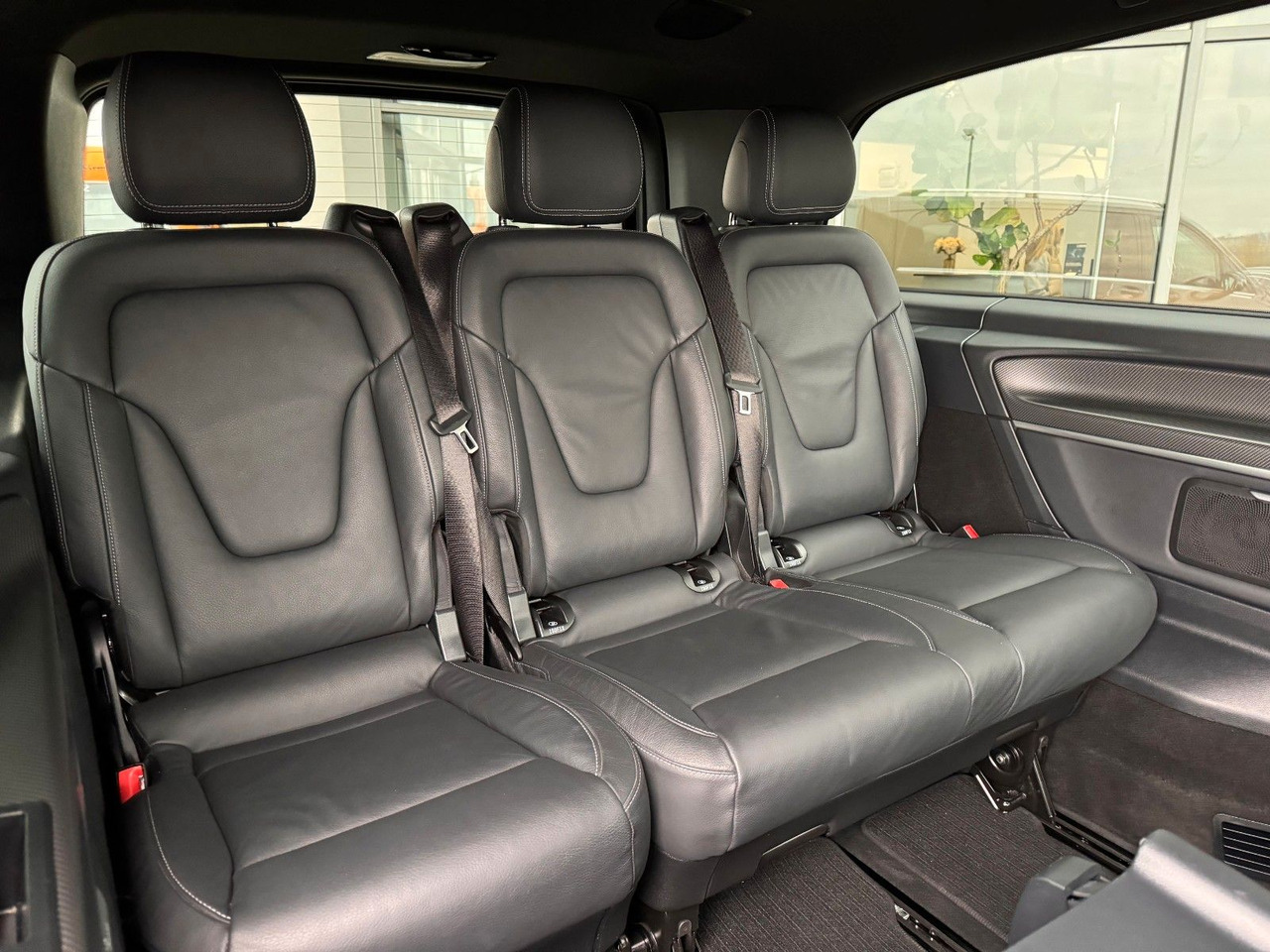 Passenger van Mercedes-Benz V 300 4MATIC AVA ED AMG Extral AIRMATIC Stdh AHK: picture 9