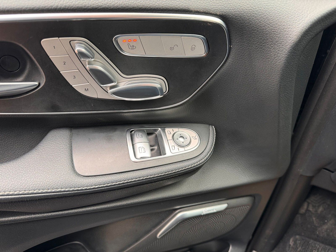 Passenger van Mercedes-Benz V 300 4MATIC AVA ED AMG Extral AIRMATIC Stdh AHK: picture 19