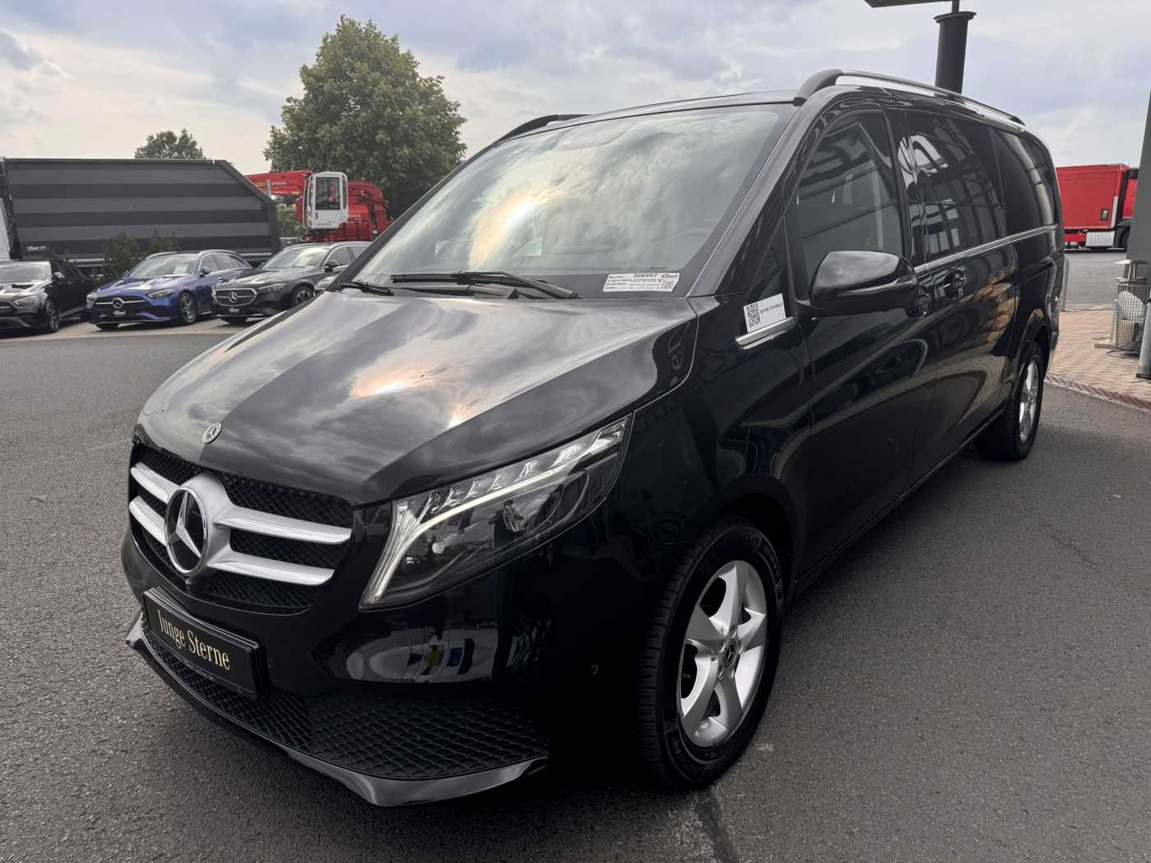Mercedes-Benz V 300 d 4MATIC AVA 3430 AHK2,5 DISTRONIC 360 - Passenger van: picture 3 Mercedes-Benz V 300 d 4MATIC AVA 3430 AHK2,5 DISTRONIC 360 - Passenger van: picture 3