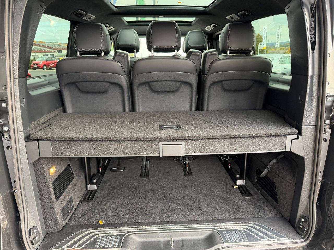 Station wagon Mercedes-Benz V 300 d 4MATIC EXCLUSIVE AMG Panorama Standheiz: picture 6 Station wagon Mercedes-Benz V 300 d 4MATIC EXCLUSIVE AMG Panorama Standheiz: picture 6