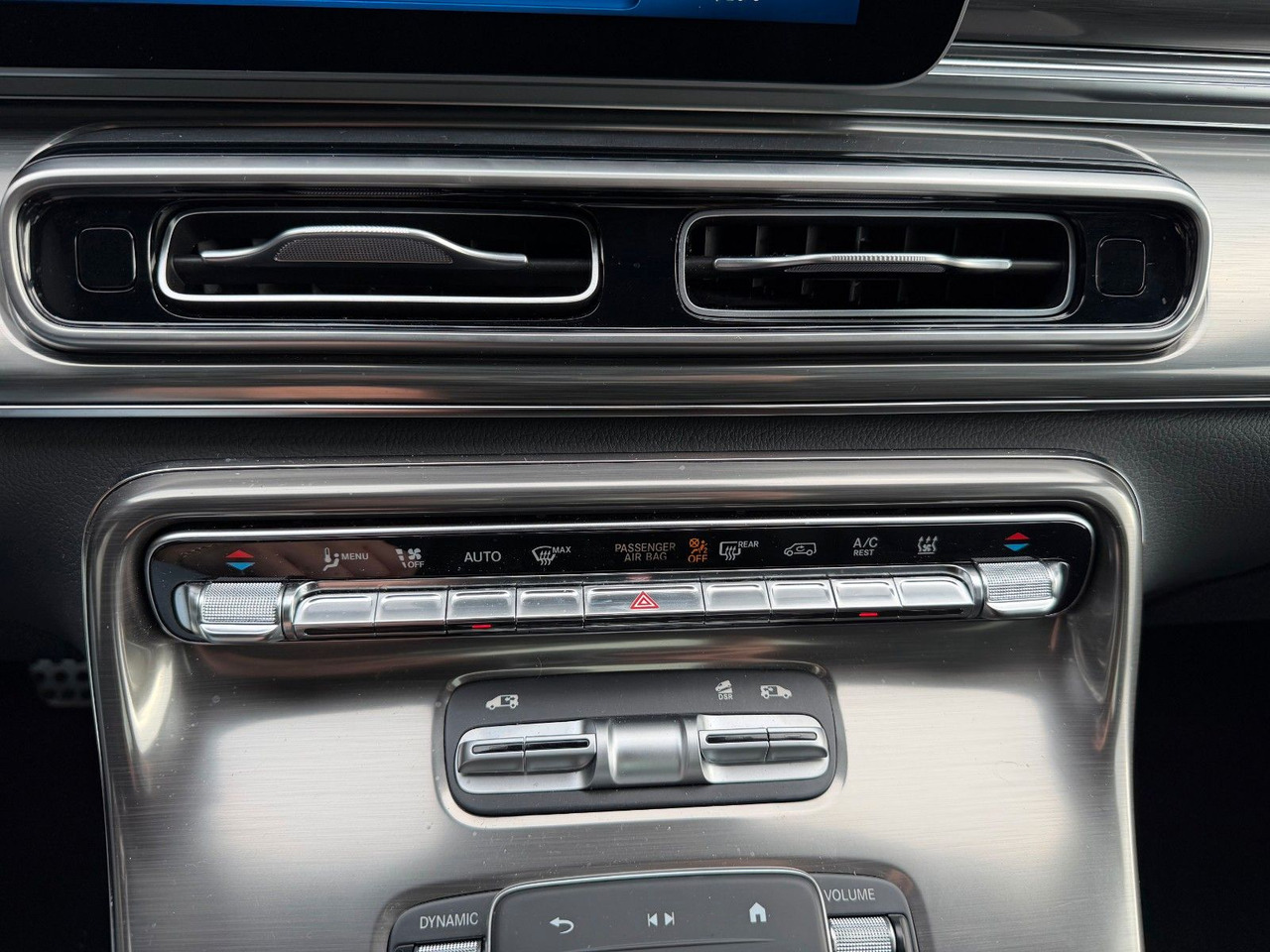 Station wagon Mercedes-Benz V 300 d 4MATIC EXCLUSIVE AMG Panorama Standheiz: picture 17 Station wagon Mercedes-Benz V 300 d 4MATIC EXCLUSIVE AMG Panorama Standheiz: picture 17