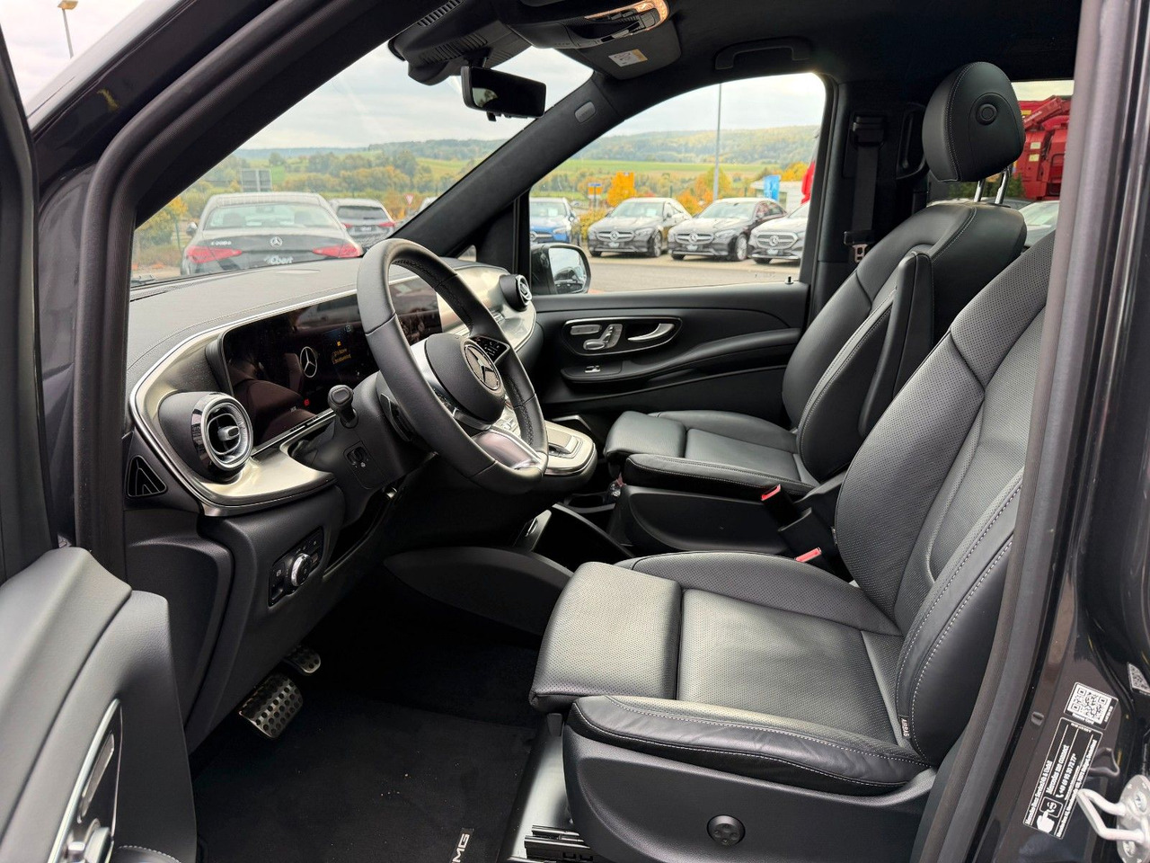 Station wagon Mercedes-Benz V 300 d 4MATIC EXCLUSIVE AMG Panorama Standheiz: picture 13 Station wagon Mercedes-Benz V 300 d 4MATIC EXCLUSIVE AMG Panorama Standheiz: picture 13