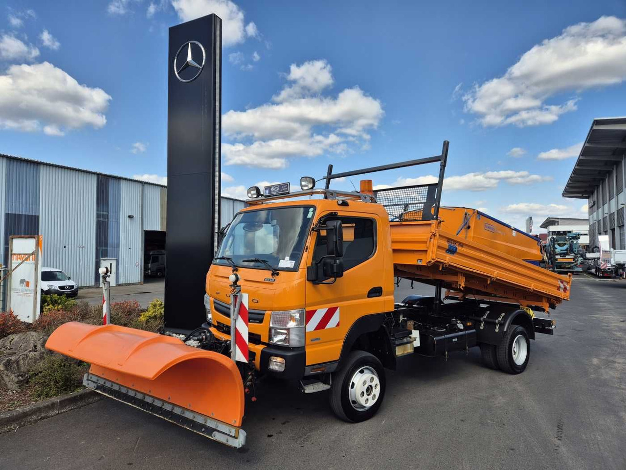 Mitsubishi Canter 6C18 4x4 Kipper Winterdienst Schild 2x AH - Tipper van: picture 1 Mitsubishi Canter 6C18 4x4 Kipper Winterdienst Schild 2x AH - Tipper van: picture 1