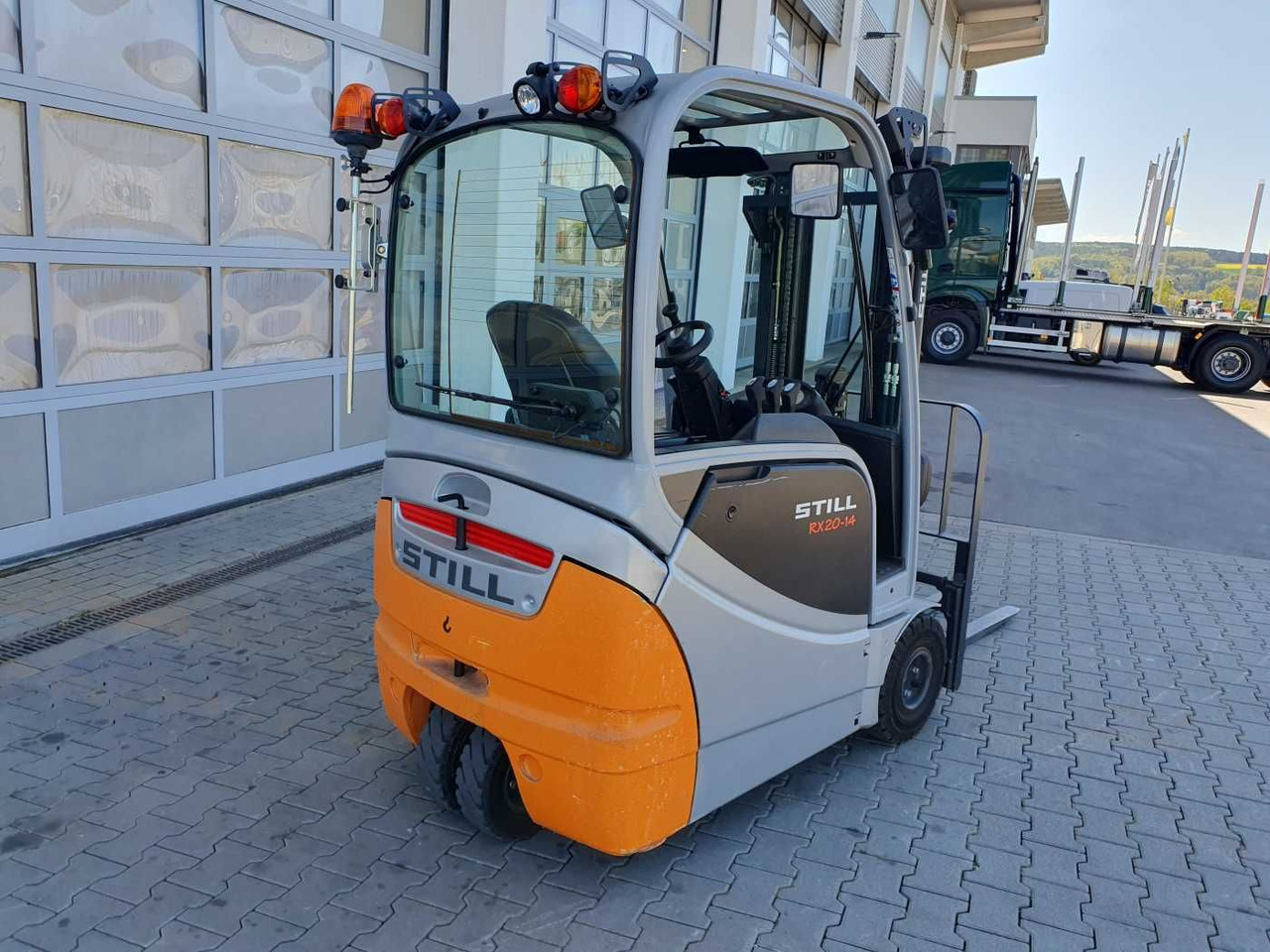 Still RX20-14 / 2023 / Triplex: 4.30m! / 100h! / SS - Electric forklift: picture 3 Still RX20-14 / 2023 / Triplex: 4.30m! / 100h! / SS - Electric forklift: picture 3