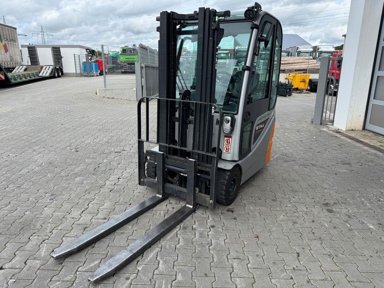 Still RX20-14 / Triplex: 4.30m! / nur 536h! / SS - Electric forklift: picture 5 Still RX20-14 / Triplex: 4.30m! / nur 536h! / SS - Electric forklift: picture 5