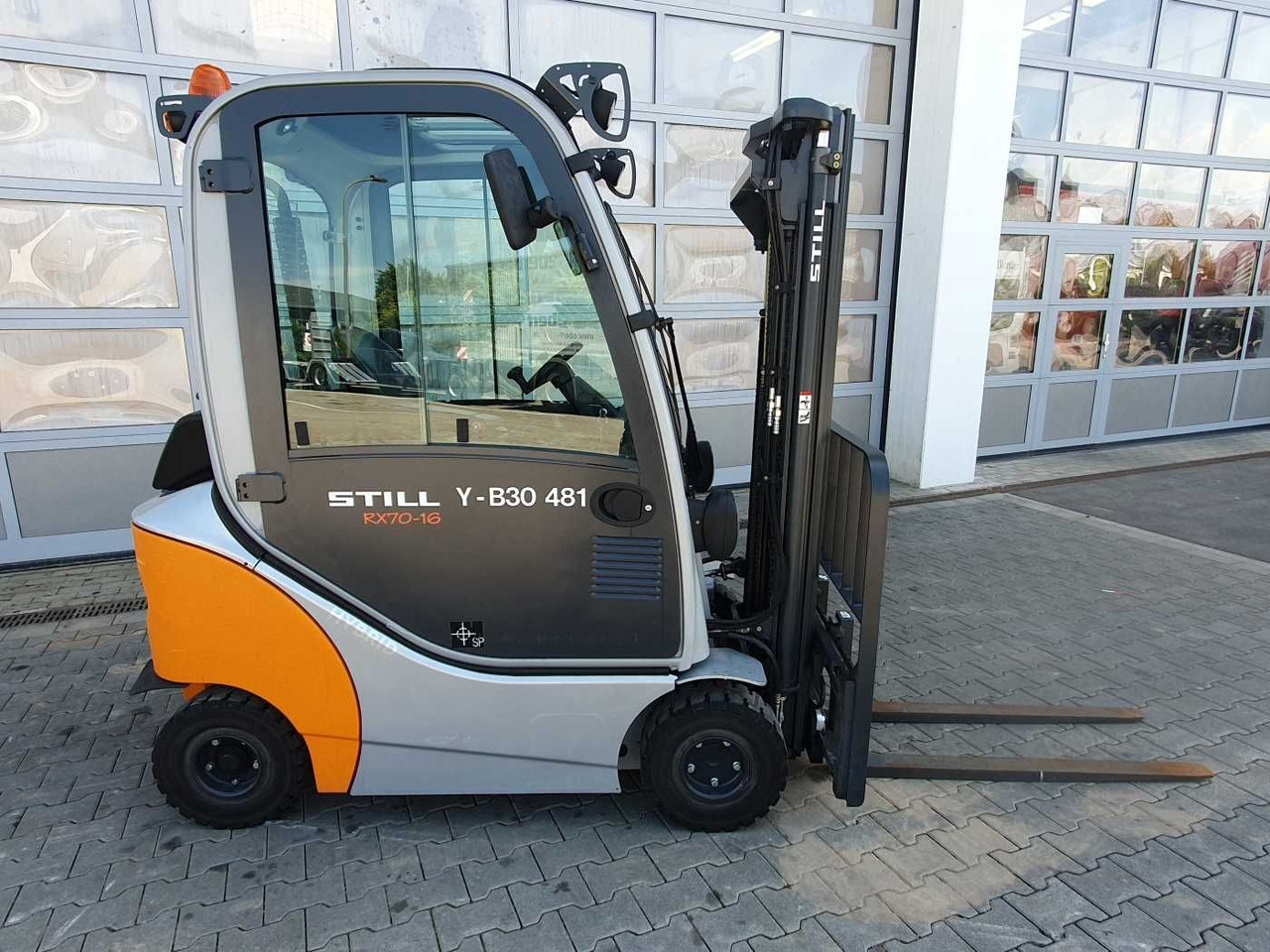 Still RX70-16 / Triplex: 4.60m / nur 638h! / 1.600kg - Diesel forklift: picture 3 Still RX70-16 / Triplex: 4.60m / nur 638h! / 1.600kg - Diesel forklift: picture 3