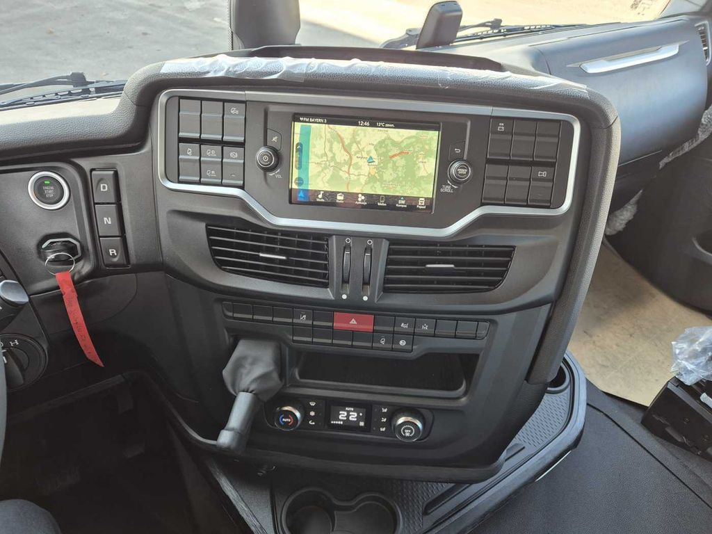 New Tractor unit Iveco AS440X49T/P ON 4x4 HI-TRACTION Intarder 2x Bett: picture 13