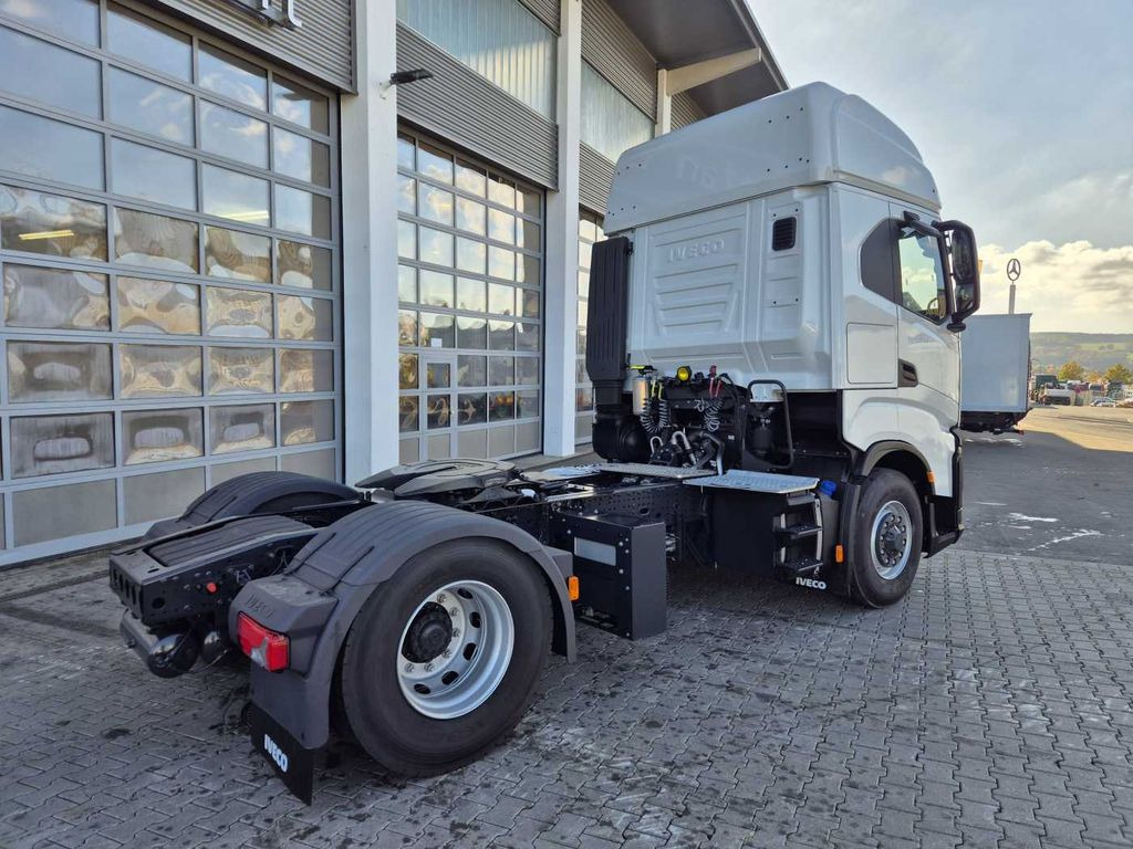 New Tractor unit Iveco AS440X49T/P ON 4x4 HI-TRACTION Intarder 2x Bett: picture 9