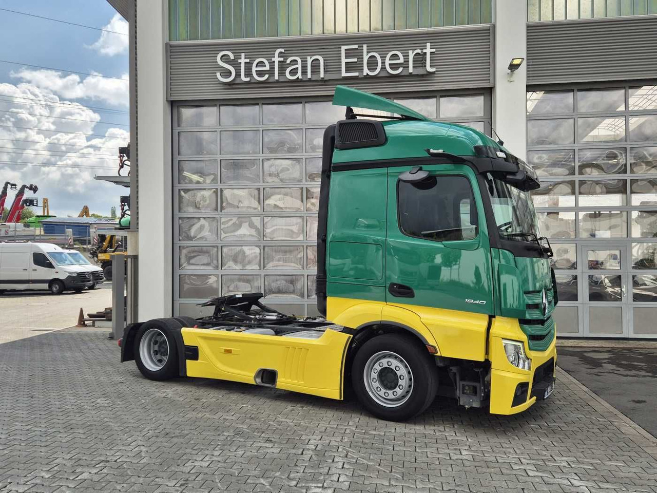 Mercedes-Benz Actros 1840 LSnRL Retarder Hubsattelplatte Xenon - Tractor unit: picture 4 Mercedes-Benz Actros 1840 LSnRL Retarder Hubsattelplatte Xenon - Tractor unit: picture 4