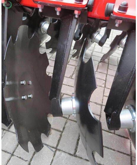 Awemak brona talerzowa składana hydraulicznie Ozyrys BTH4 - Disc harrow: picture 4 Awemak brona talerzowa składana hydraulicznie Ozyrys BTH4 - Disc harrow: picture 4