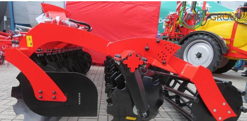Awemak brona talerzowa składana hydraulicznie Ozyrys BTH4 - Disc harrow: picture 2 Awemak brona talerzowa składana hydraulicznie Ozyrys BTH4 - Disc harrow: picture 2