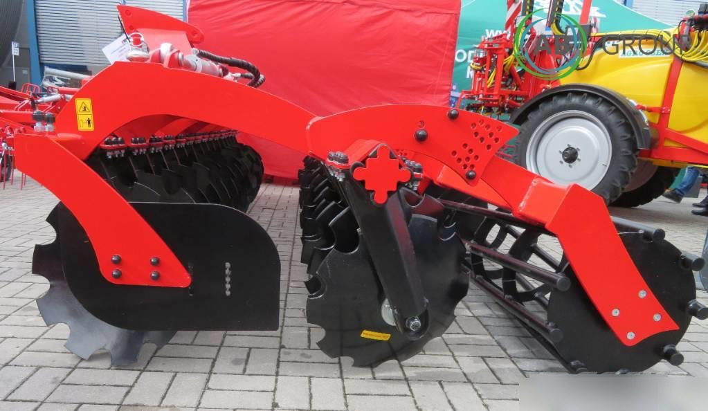 Awemak hydraulic folding disc harrow Ozyrys BTH40, 4 m - Disc harrow: picture 3 Awemak hydraulic folding disc harrow Ozyrys BTH40, 4 m - Disc harrow: picture 3