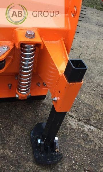 Inter-Tech hydraulic snow plough PSSHV-02, 2.1 m - Snow plough for Agricultural machinery: picture 4 Inter-Tech hydraulic snow plough PSSHV-02, 2.1 m - Snow plough for Agricultural machinery: picture 4