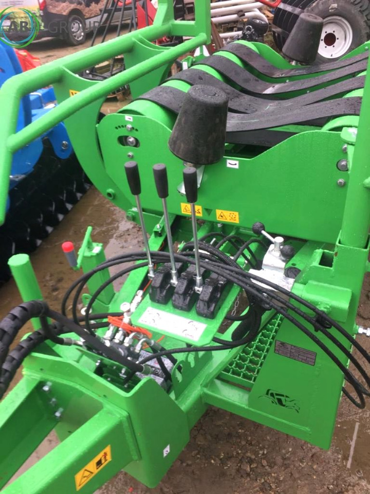 Inter-Tech self loading bale wrap GO01 - Bale wrapper: picture 3 Inter-Tech self loading bale wrap GO01 - Bale wrapper: picture 3