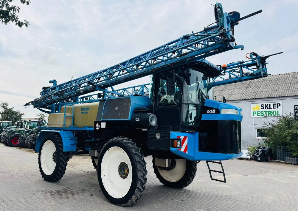 Challenger ROGATOR 618 - Self-propelled sprayer: picture 4 Challenger ROGATOR 618 - Self-propelled sprayer: picture 4