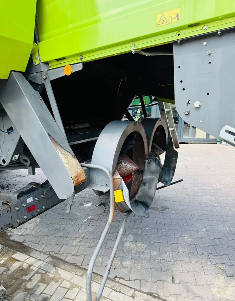 Claas Tucano 450 - Combine harvester: picture 4 Claas Tucano 450 - Combine harvester: picture 4