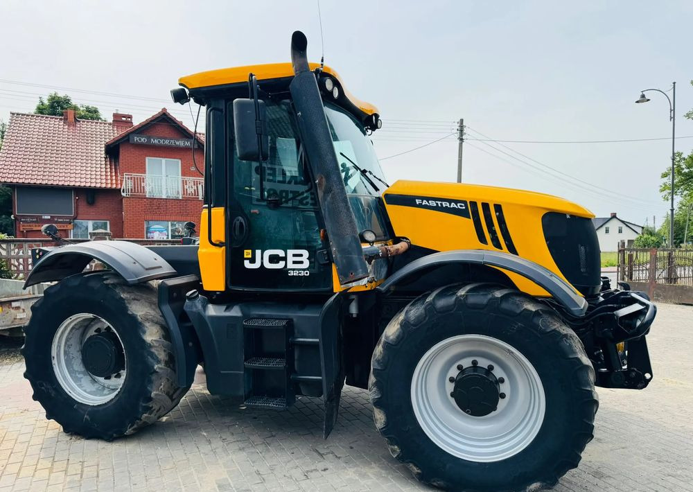 JCB FASTRAC 3230 - Farm tractor: picture 2 JCB FASTRAC 3230 - Farm tractor: picture 2