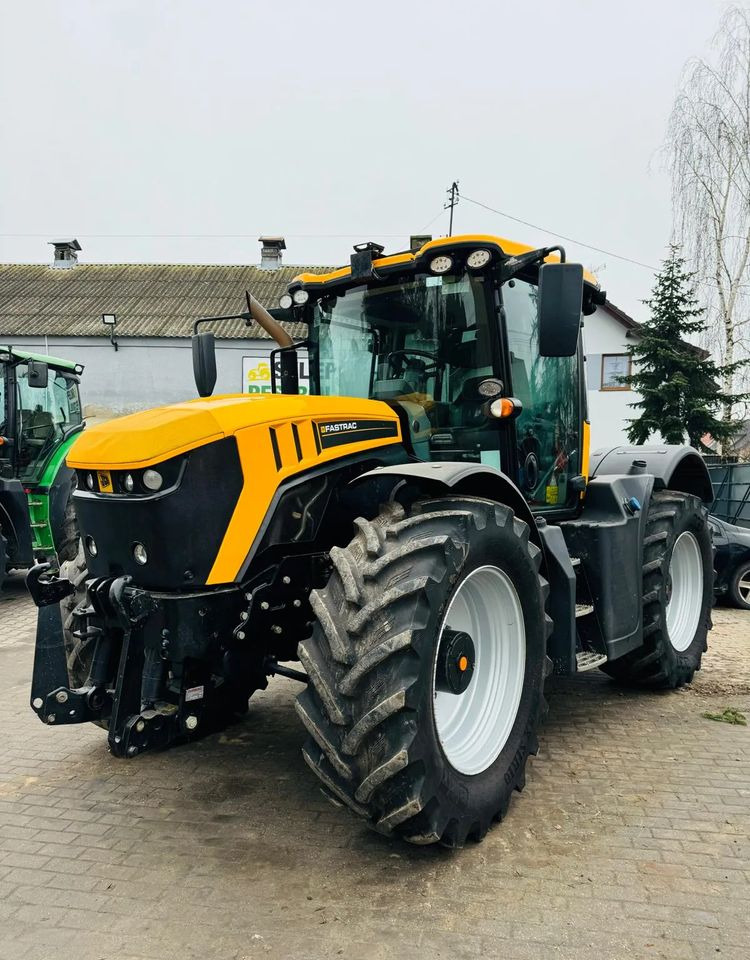Farm tractor JCB FASTRAC 4220: picture 9