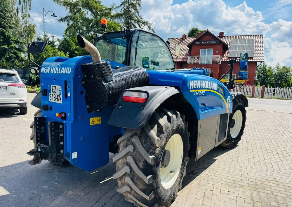 New Holland L7.42 - Telescopic handler: picture 5 New Holland L7.42 - Telescopic handler: picture 5