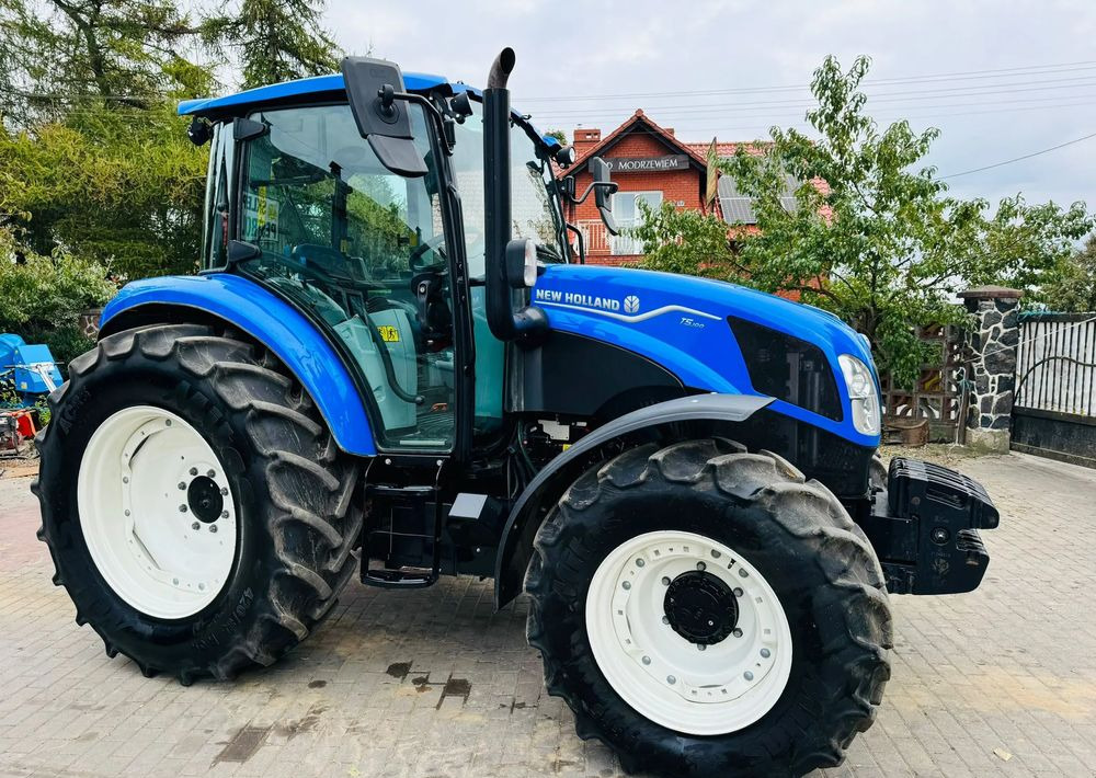 New Holland T5.100 - Farm tractor: picture 5 New Holland T5.100 - Farm tractor: picture 5