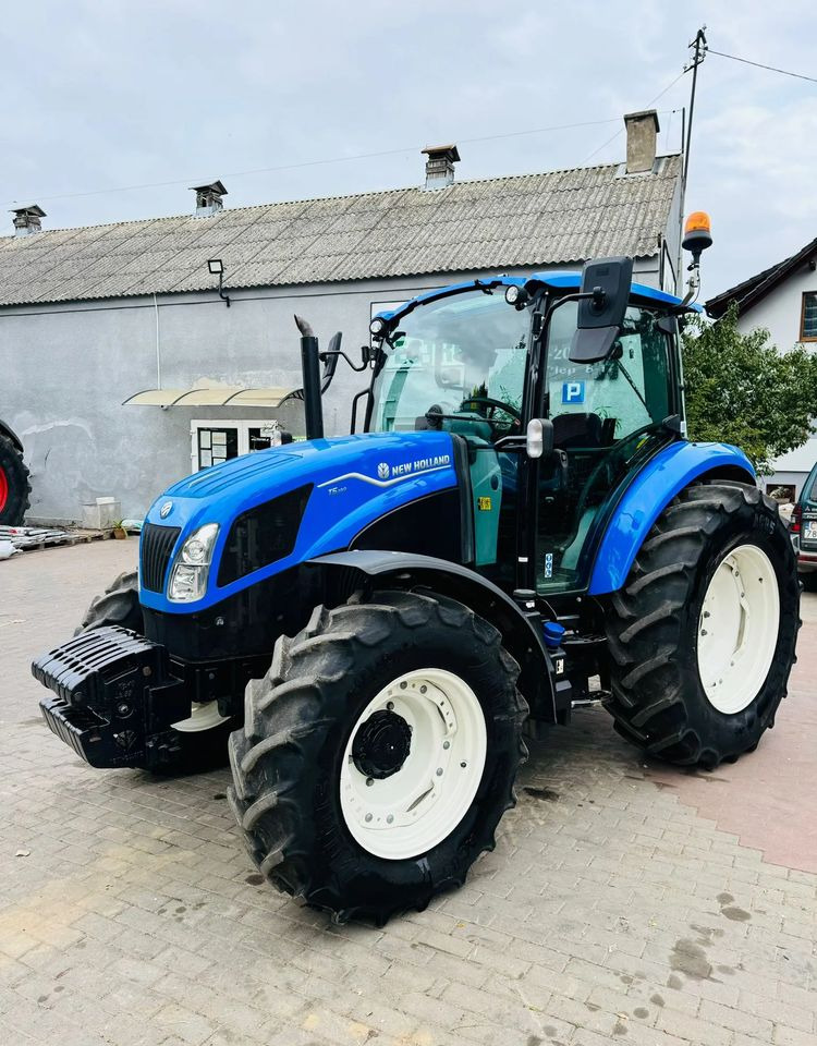 New Holland T5.100 - Farm tractor: picture 2 New Holland T5.100 - Farm tractor: picture 2