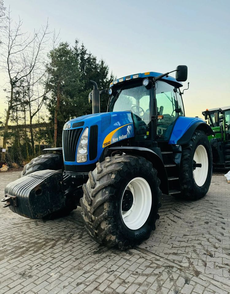 New Holland T8040 - Farm tractor: picture 1 New Holland T8040 - Farm tractor: picture 1