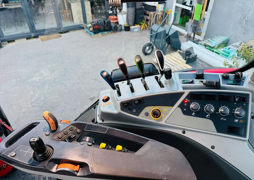 Farm tractor Valtra T214 ACTIVE: picture 18 Farm tractor Valtra T214 ACTIVE: picture 18