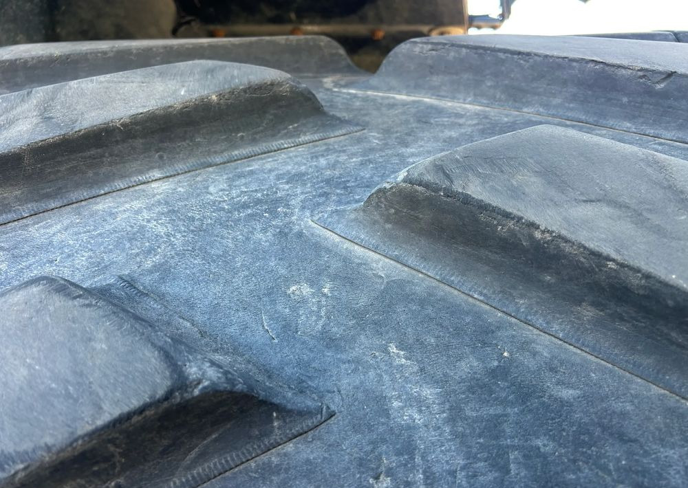 John Deere 9510 RT - Farm tractor: picture 3 John Deere 9510 RT - Farm tractor: picture 3