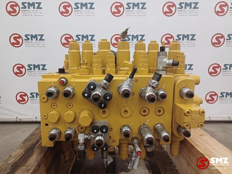 Caterpillar Main valve control Caterpillar - Hydraulics for Material handling equipment: picture 1 Caterpillar Main valve control Caterpillar - Hydraulics for Material handling equipment: picture 1
