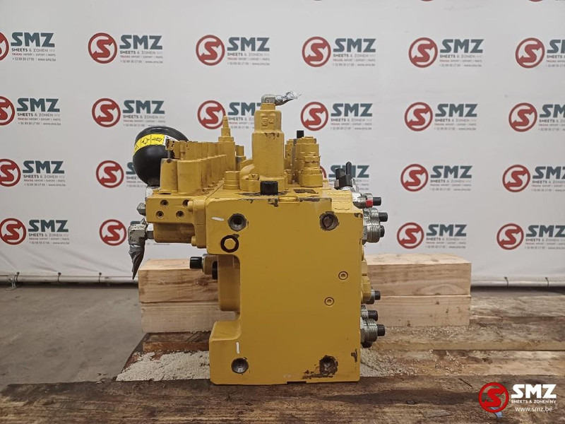 Caterpillar Main valve control Caterpillar - Hydraulics for Material handling equipment: picture 3 Caterpillar Main valve control Caterpillar - Hydraulics for Material handling equipment: picture 3