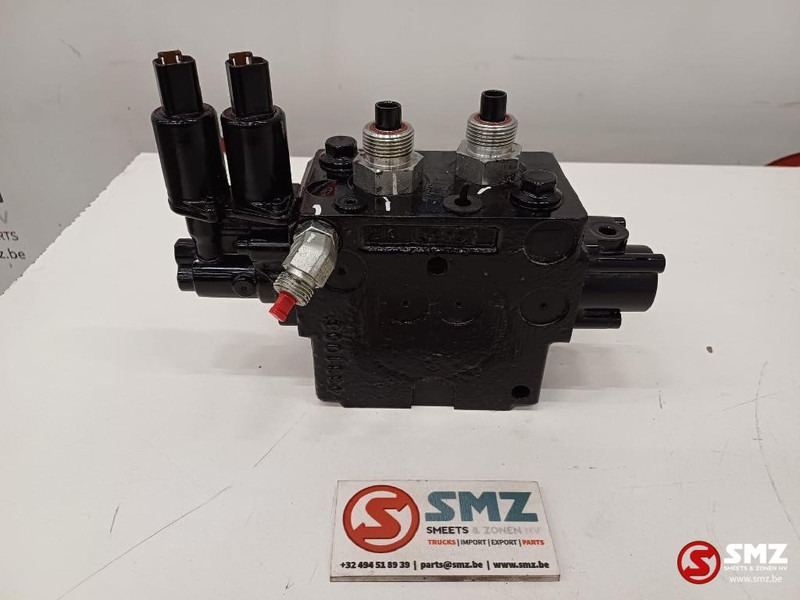 Caterpillar Valve control Caterpillar - Hydraulics for Material handling equipment: picture 3 Caterpillar Valve control Caterpillar - Hydraulics for Material handling equipment: picture 3
