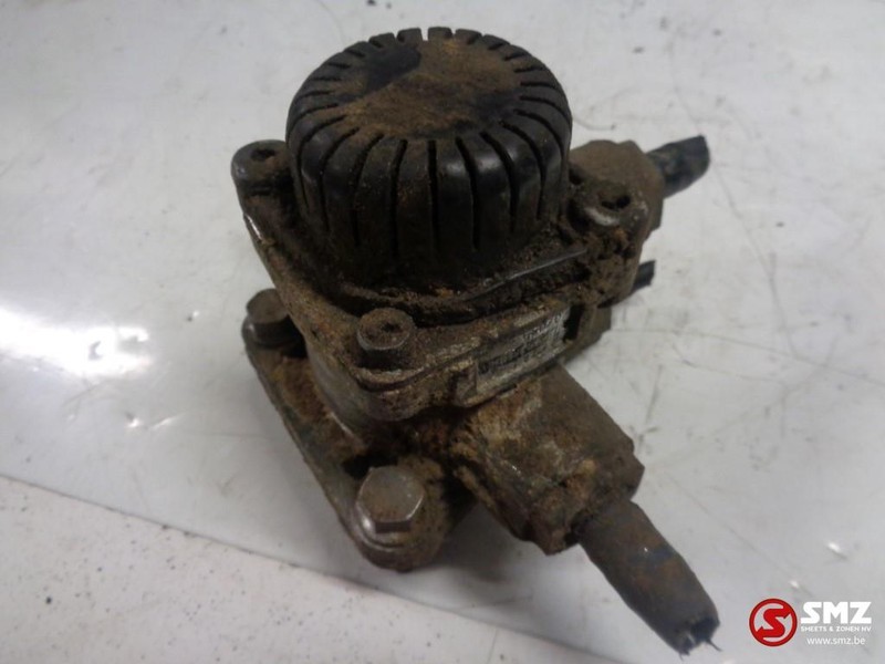 Diversen Occ knorr bremse ventiel 07045 - Brake valve for Truck: picture 2 Diversen Occ knorr bremse ventiel 07045 - Brake valve for Truck: picture 2