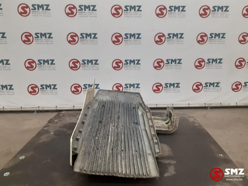 MAN Occ spatbord vooraan rechts + spatbordhouder MAN - Body and exterior for Truck: picture 2 MAN Occ spatbord vooraan rechts + spatbordhouder MAN - Body and exterior for Truck: picture 2