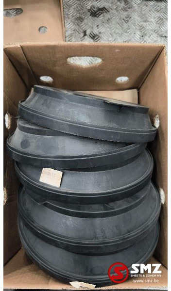 Mercedes-Benz Lot onderdelen Mercedes - Air filter for Truck: picture 1 Mercedes-Benz Lot onderdelen Mercedes - Air filter for Truck: picture 1