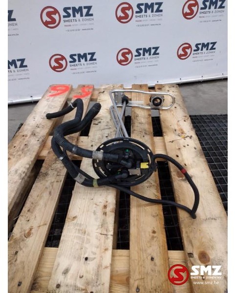 Mercedes-Benz Occ AdBlue tankvlotter Mercedes Actros MP4 - AdBlue tank for Truck: picture 2 Mercedes-Benz Occ AdBlue tankvlotter Mercedes Actros MP4 - AdBlue tank for Truck: picture 2