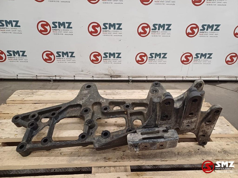 Mercedes-Benz Occ bladveerbeugel links Mercedes - Frame/ Chassis for Truck: picture 1 Mercedes-Benz Occ bladveerbeugel links Mercedes - Frame/ Chassis for Truck: picture 1