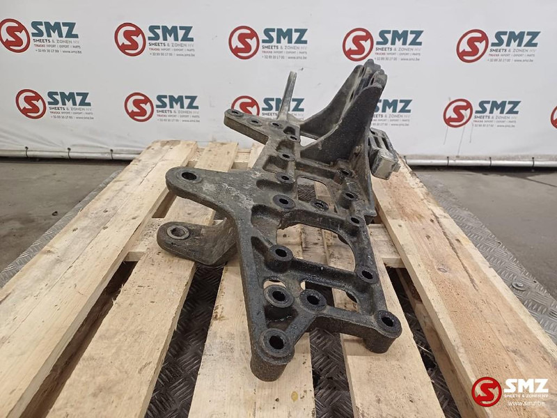 Mercedes-Benz Occ bladveerbeugel links Mercedes - Frame/ Chassis for Truck: picture 4 Mercedes-Benz Occ bladveerbeugel links Mercedes - Frame/ Chassis for Truck: picture 4